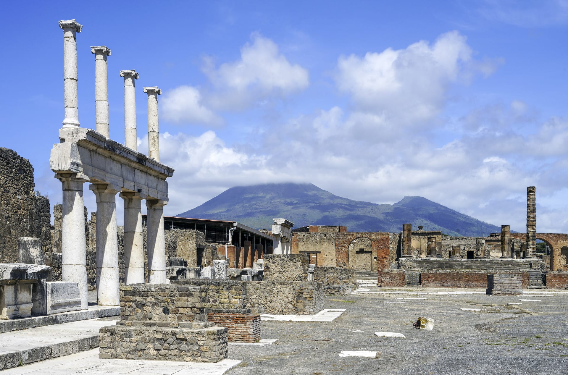 Pompeii forum with Mount Vesuvius beyond — Salerno shore excursion planning